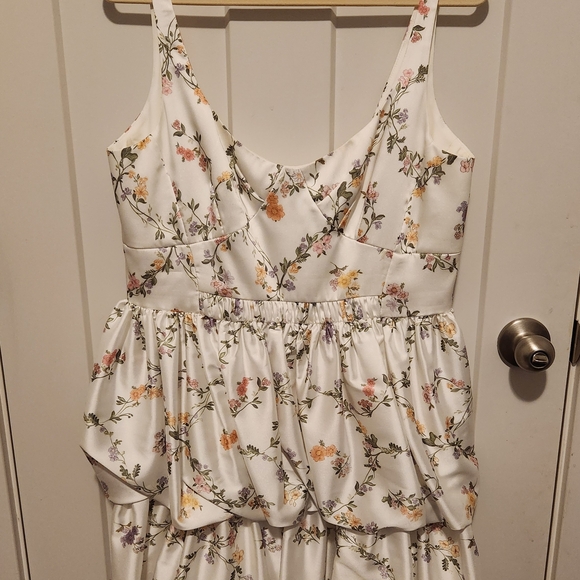 ANTONIO MELANI Floral Print Dress in Cream and Orange - Picture 2 of 5
